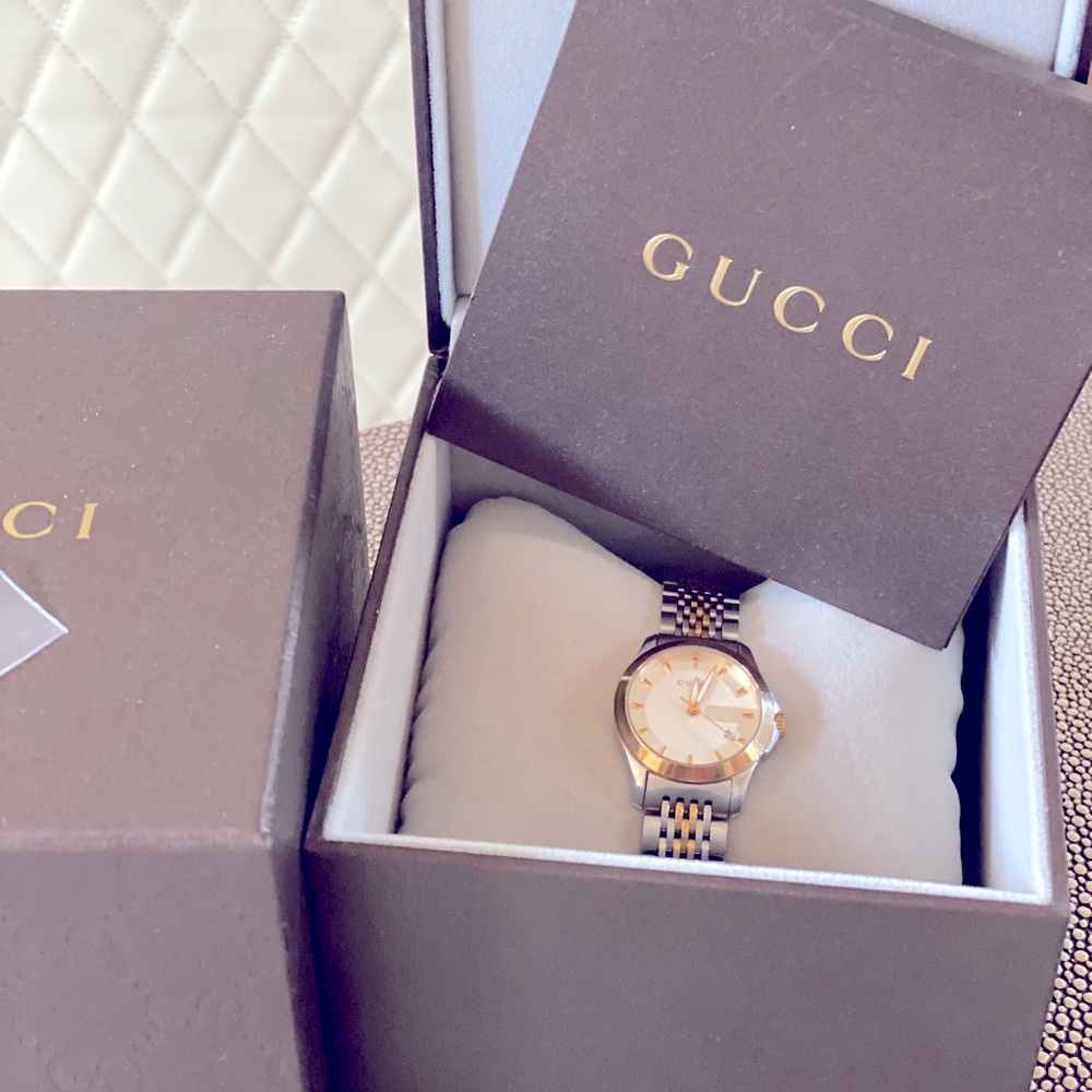Gucci Womens’s Wrist Watch